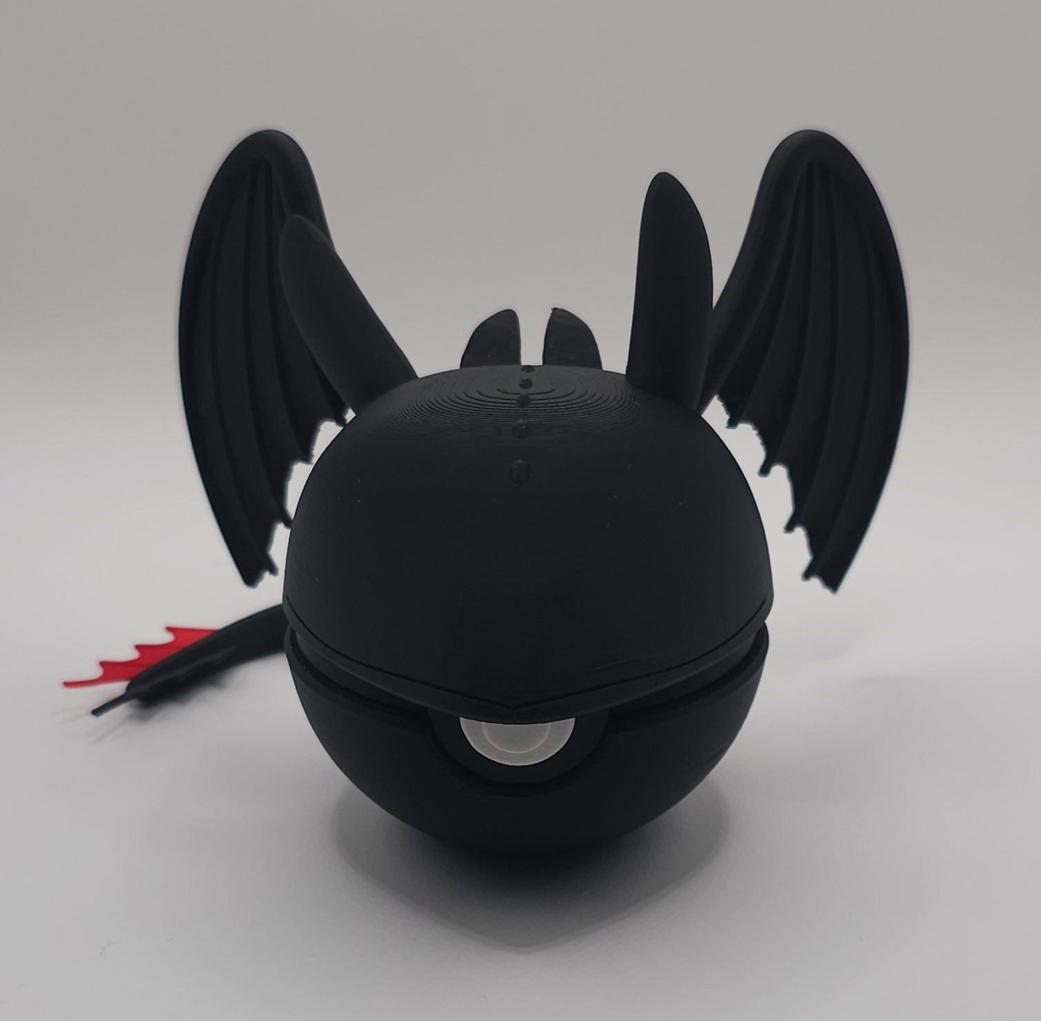 Toothless and Light Fury inspired Pokeball- 3D Printed- Unique Display Collectible