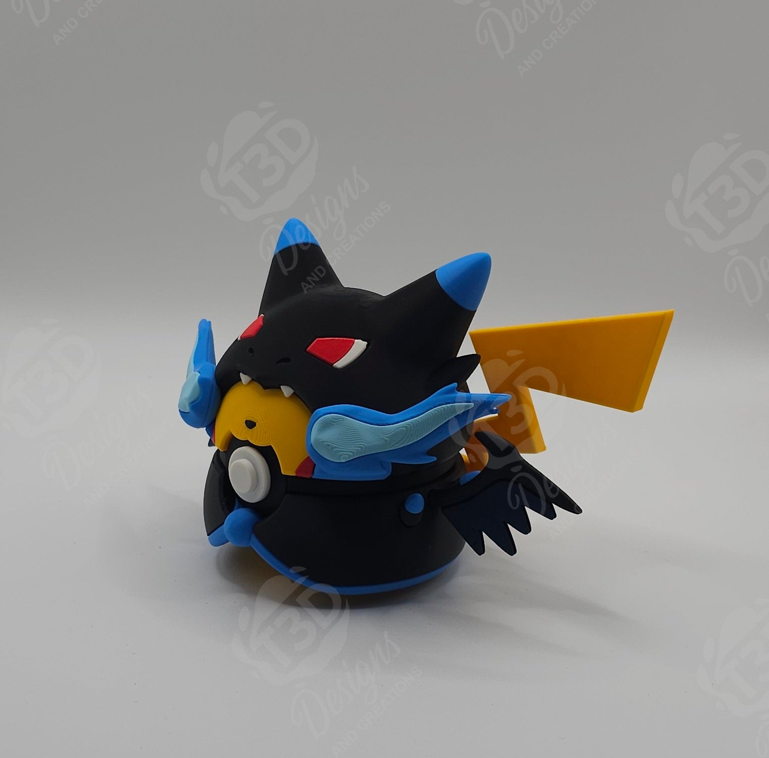 Poncho Pikachu - Charizard