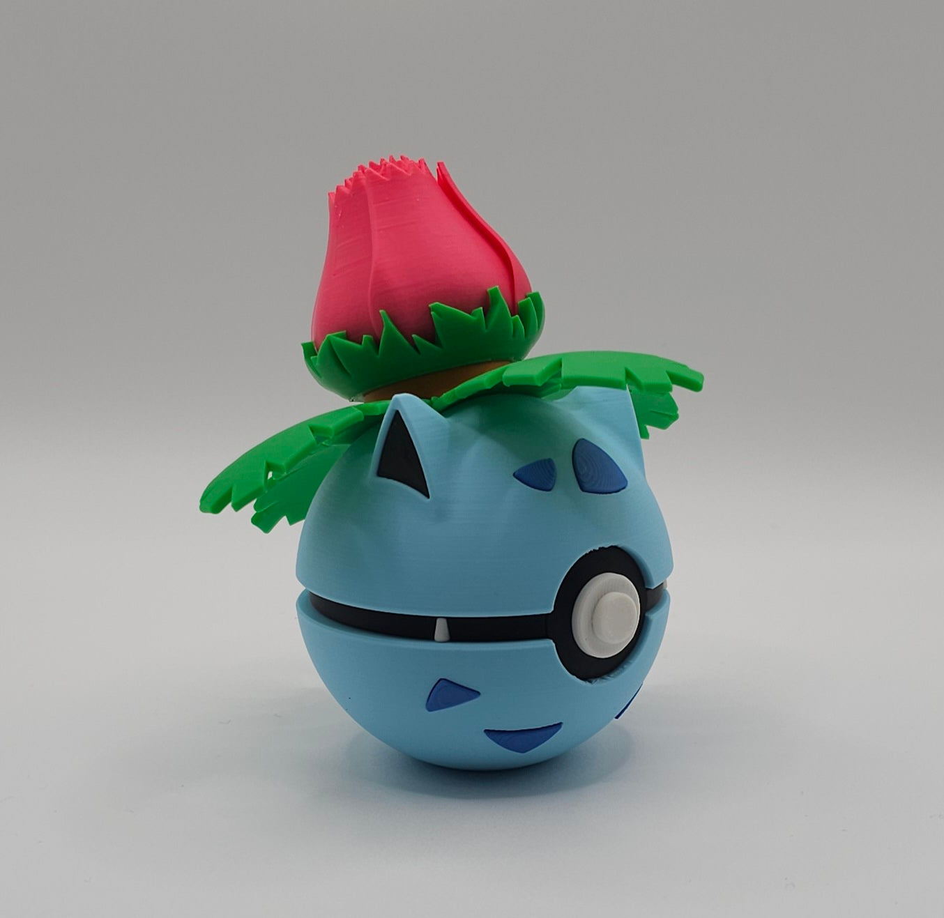 Pokemon Character Design 3D Printed Pokeball - Ivysaur - Unique Display Collectible