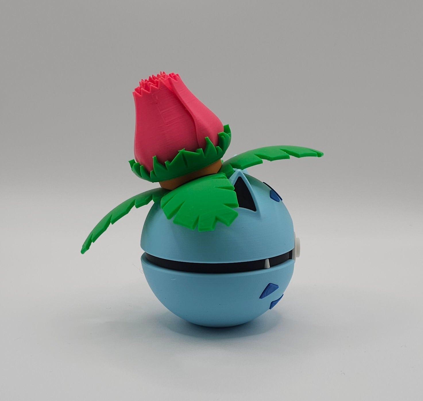 Pokemon Character Design 3D Printed Pokeball - Ivysaur - Unique Display Collectible