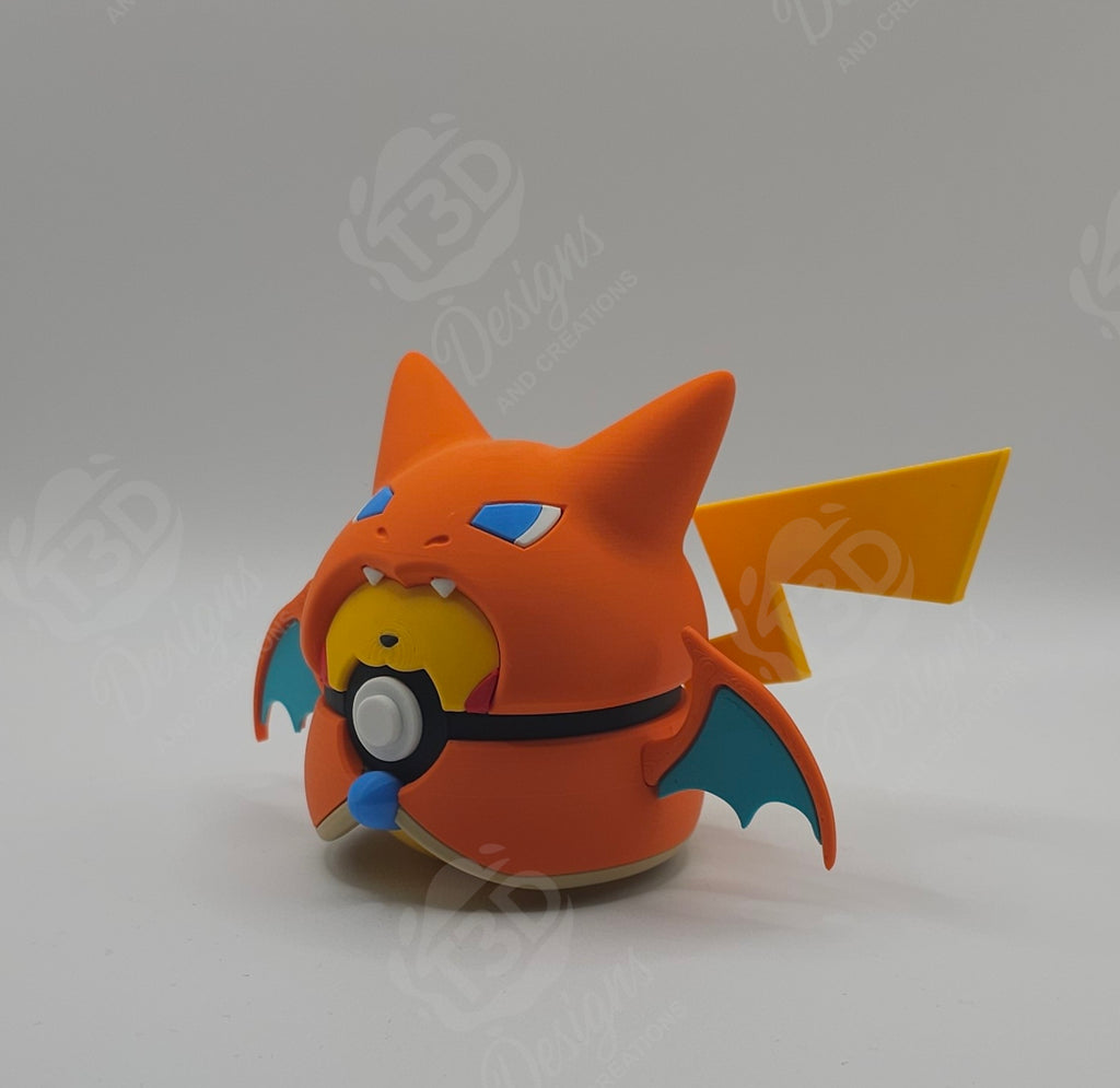 Poncho Pikachu - Charizard